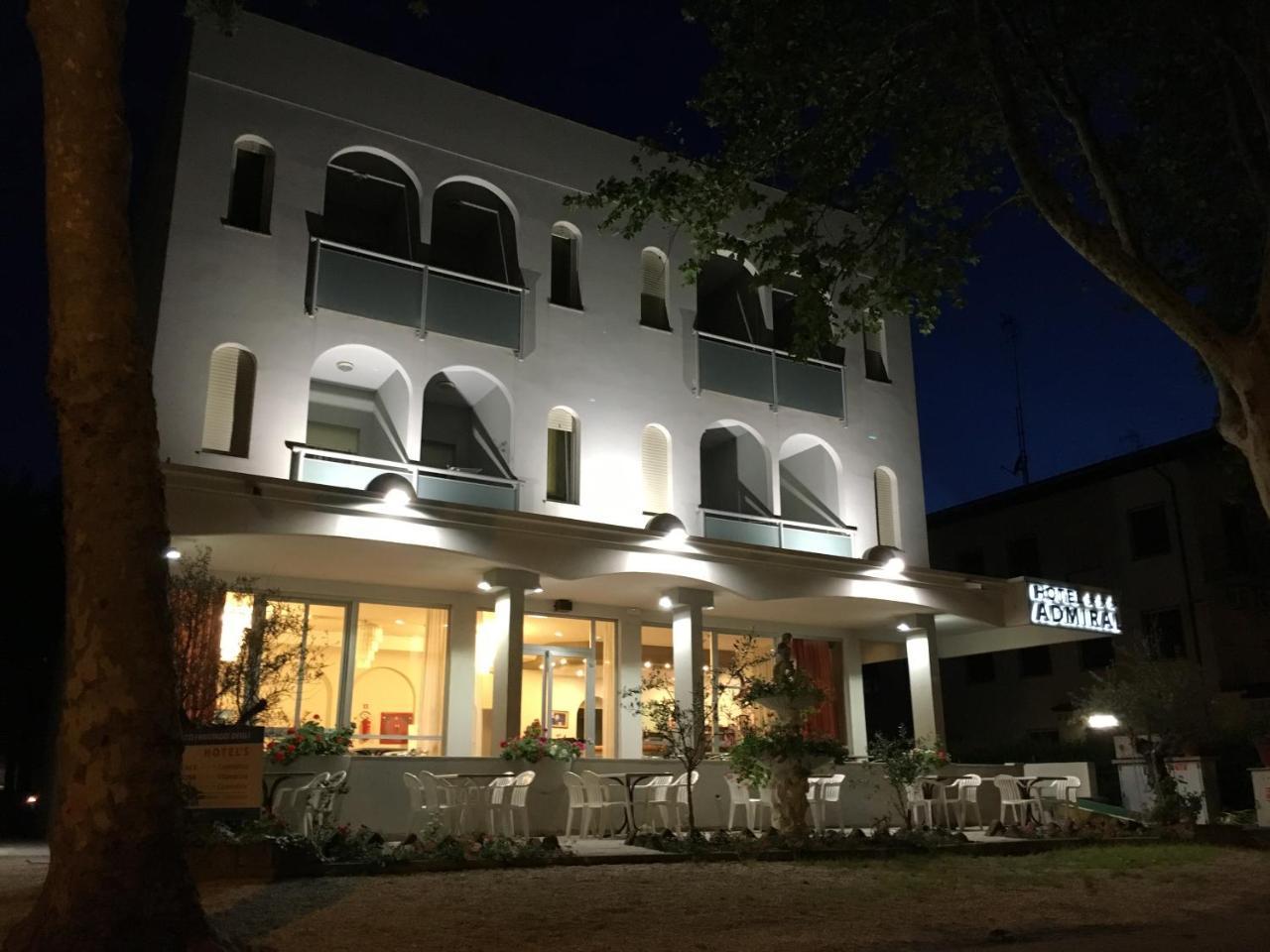 Hotel Admiral Чезенатико Экстерьер фото